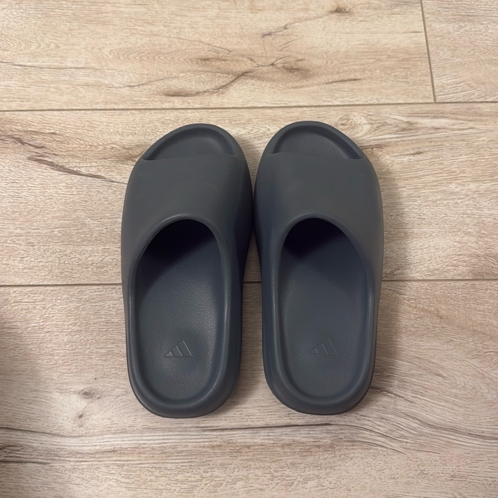Yeezy Slides